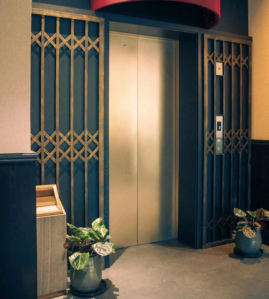 Commercial building with elevator services